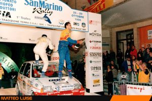 Matteo Luise festeggia al San Marino la vittoria assoluta nel Trofeo Fiat 500